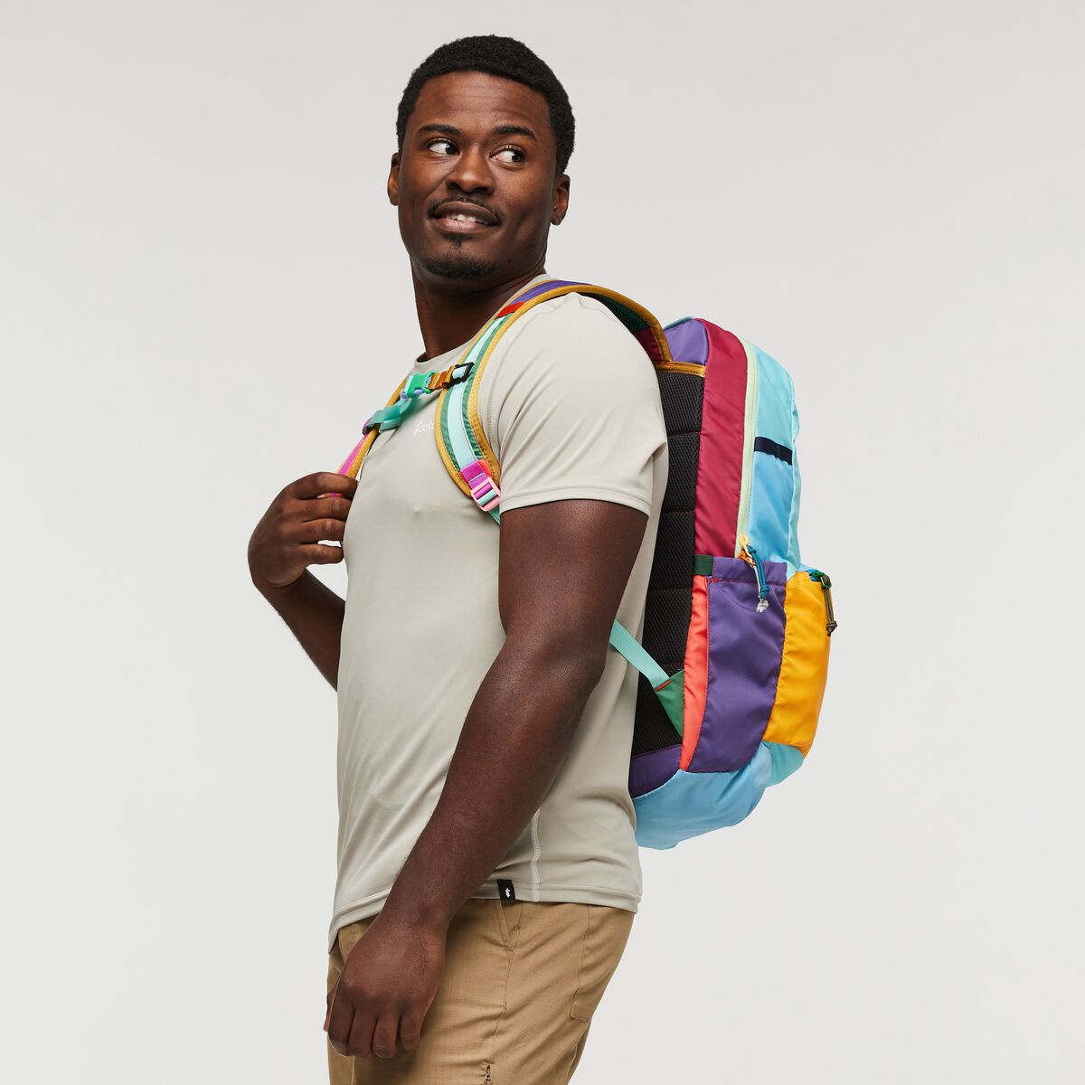 Chiquillo 26L Backpack - Del Dia, Del Dia