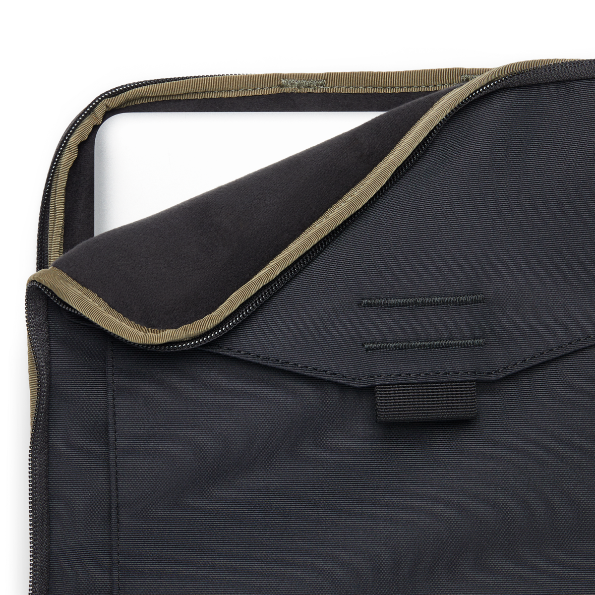 16" Laptop Sleeve - Cada Día, Cotopaxi Black