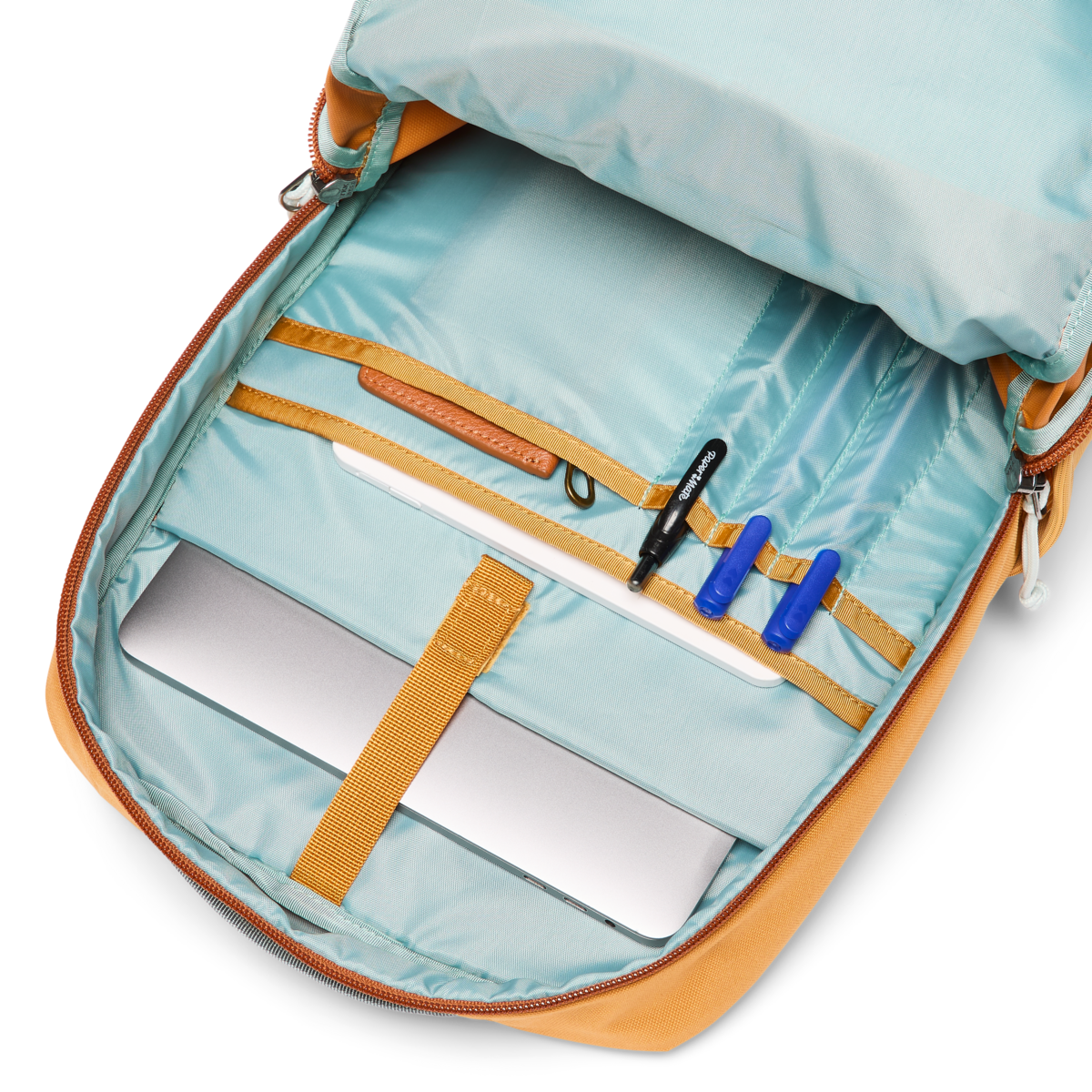 Chiquillo 26L Backpack - Cada Dia, Whiskey