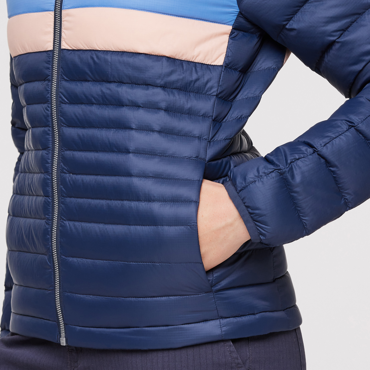 Fuego Hooded Down Jacket - Women's