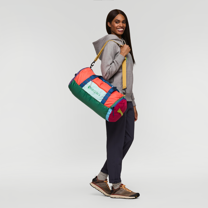Ligera 32L Duffel Bag - Del Día – Cotopaxi