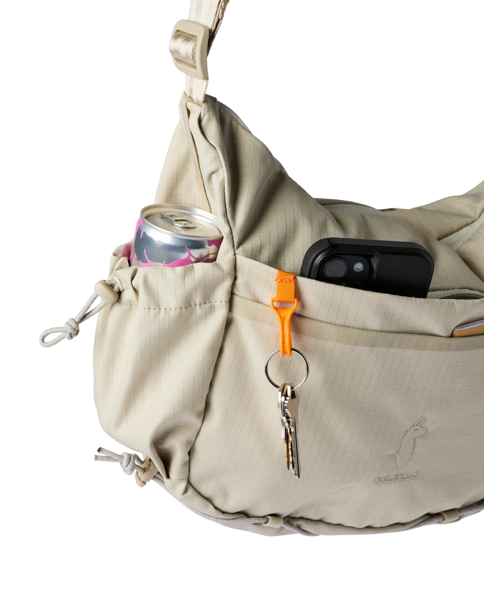 Viaje 9L Shoulder Bag