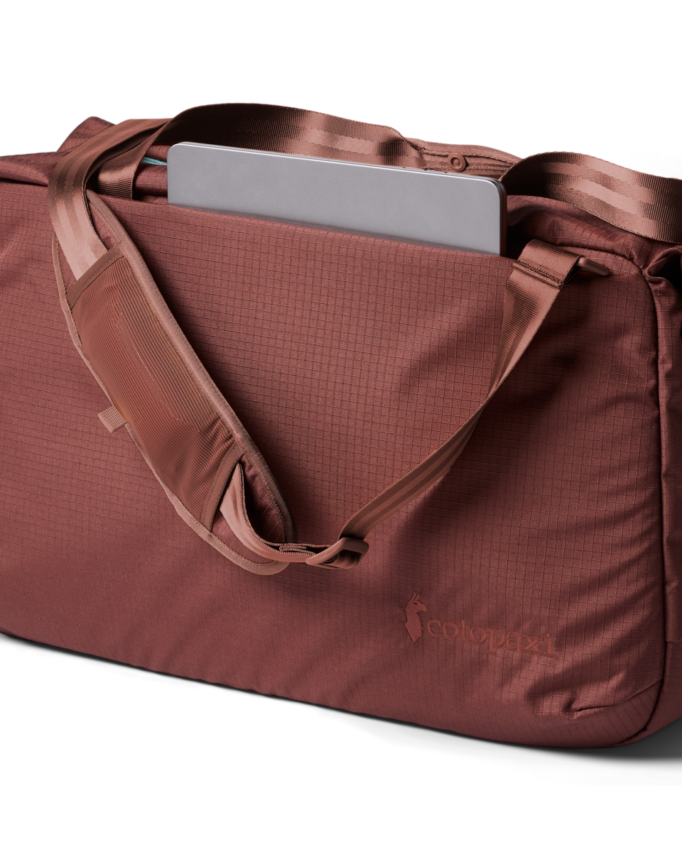 Viaje 45L Travel Duffel